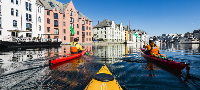 Classic Kayak Tour in Ålesund