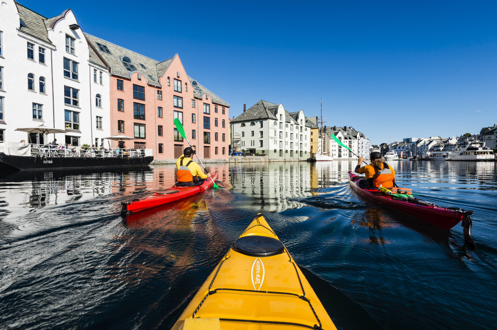 Classic Kayak Tour in Ålesund