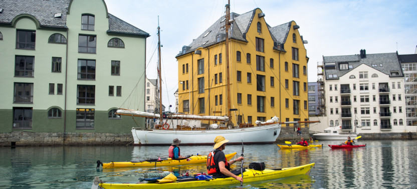 Classic Kayak Tour in Ålesund