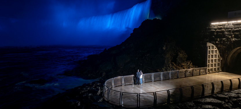 Festive Night on Niagara Holiday Tour