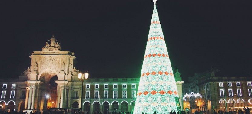 Lisbon Christmas Lights Tour in Private Eco Tuk Tuk