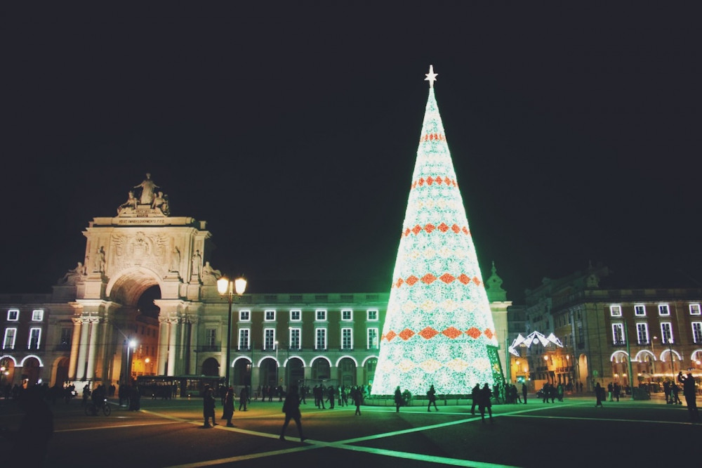 Lisbon Christmas Lights Tour in Private Eco Tuk Tuk