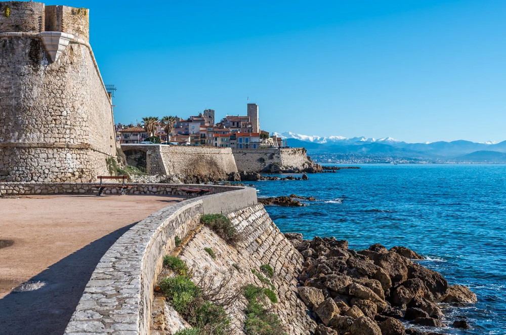 Visit Saint Paul de Vence, Antibes and Cannes