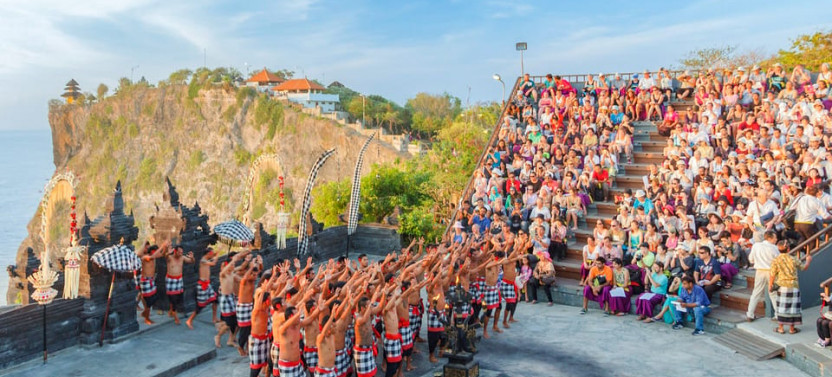 Bali Bliss: Uluwatu Sunsets and the Enchantment of Kecak Fire Dance