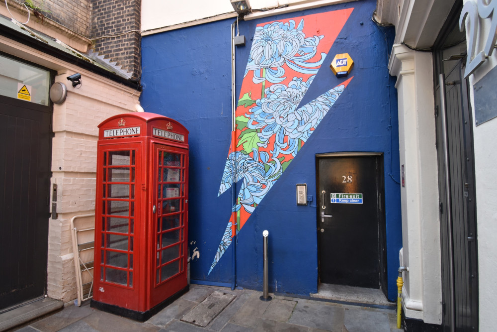 Private Rock and Roll Walking Tour of London