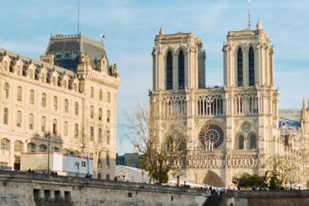 Visit to the Louvre Museum, the Île de la Cité And Notre Dame