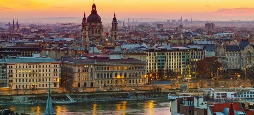 Budapest: The Best Of Pest From Central Market Hall To Hosok Tere