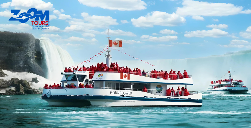 Group Niagara Falls Day Tour with Boat Cruise & Lunch from Toronto