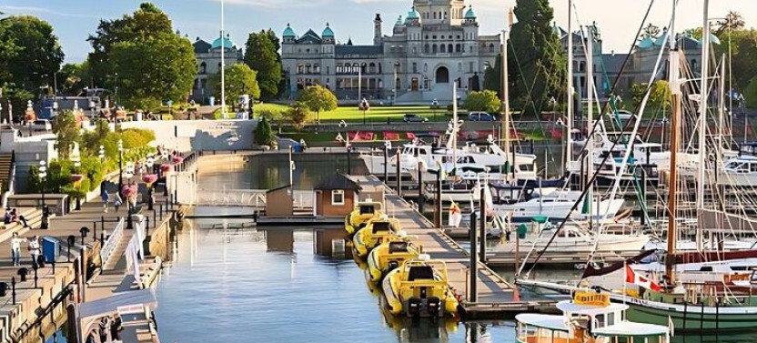 Best of Victoria and Butchart Gardens Day Tour from Vancouver