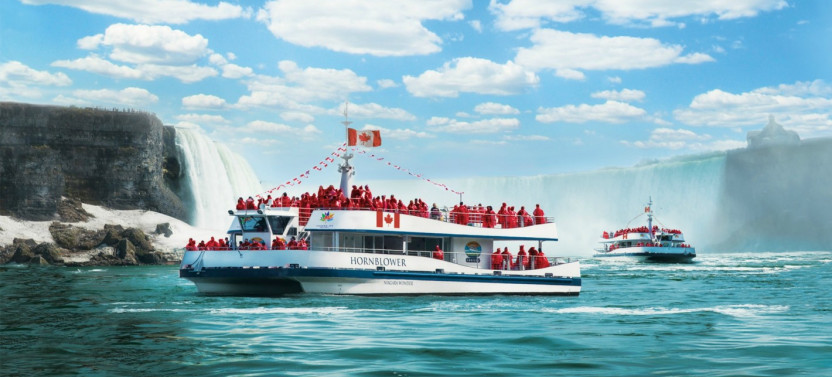 Niagara Falls Evening Lights Tour from Toronto with Boat Cruise & Dinner