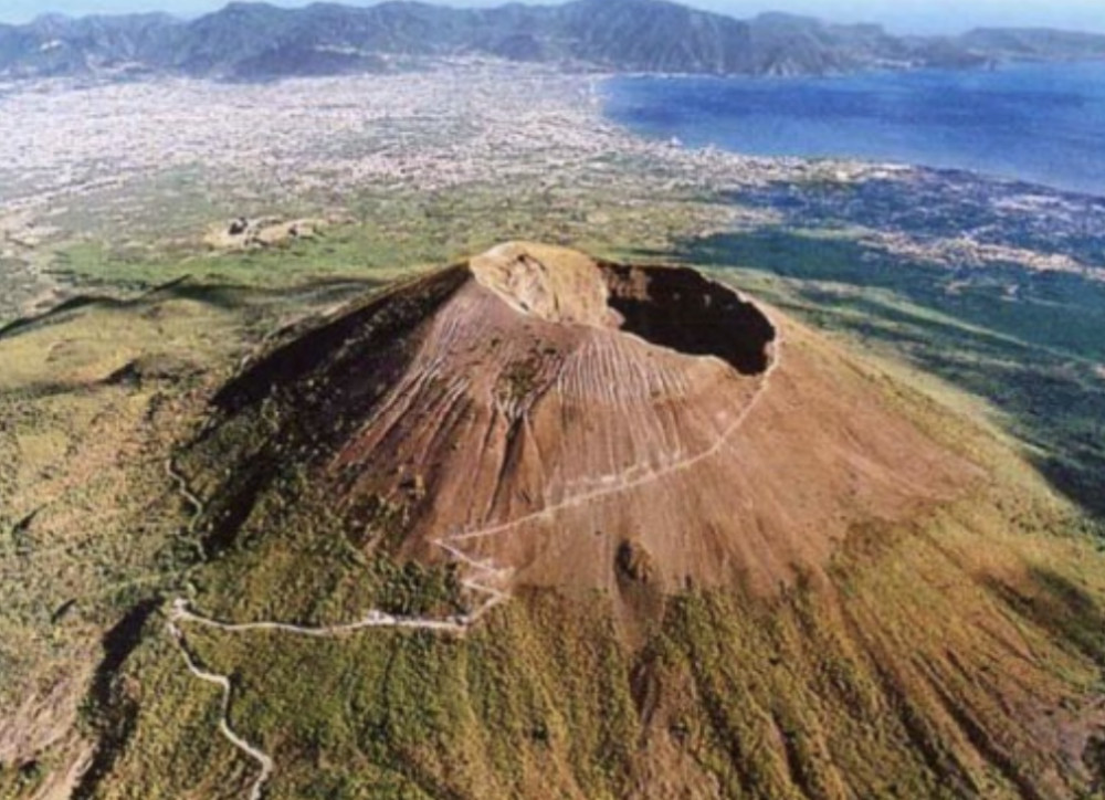 Vesuvius from Naples - Group Tour