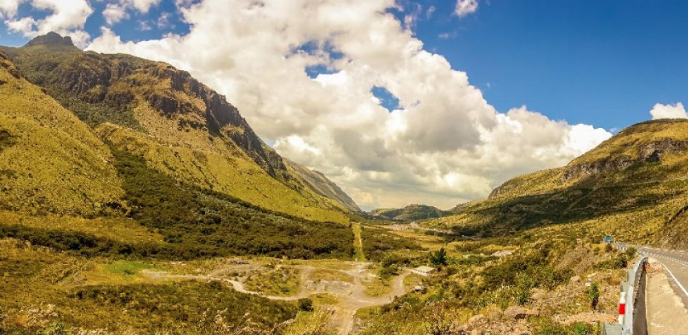 Cayambe Coca Hiking: Scenic Hike & Blissful Hot Springs at Papallacta