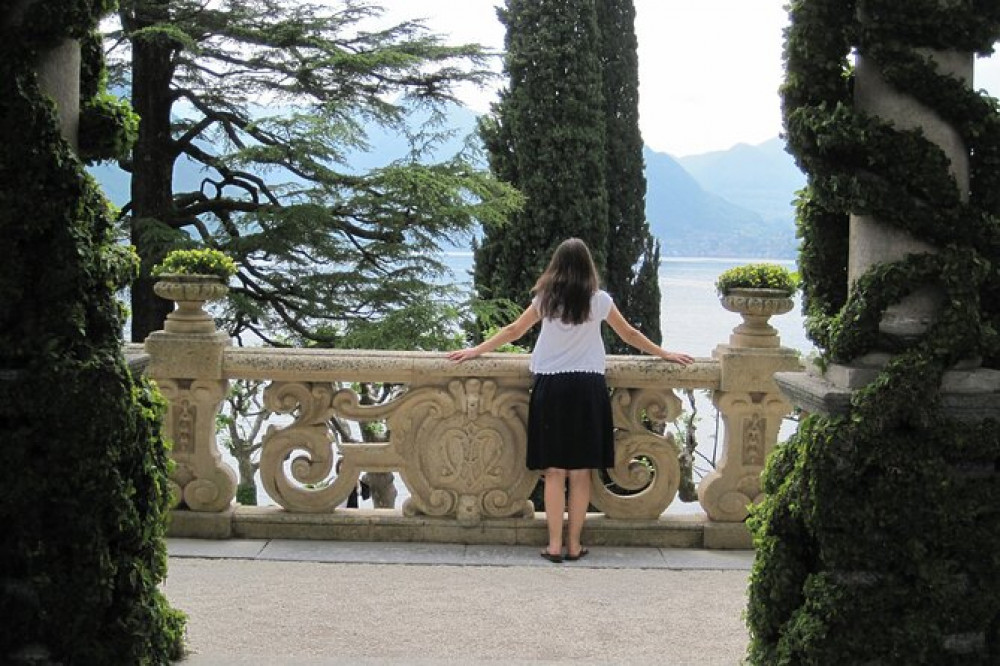 Small Group Guided Bellagio Tour with Lunch & Villa Balbianello