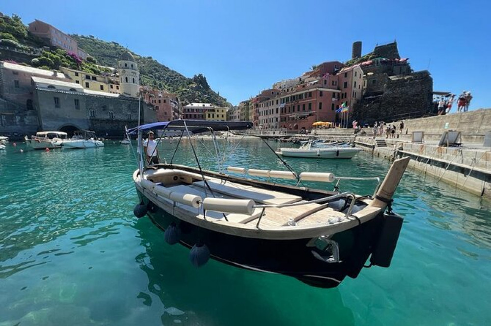 Small Group Cinque Terre Food Tour & Cruise