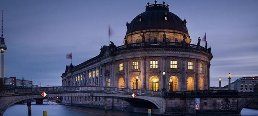 Personalized & Private East Berlin History Tour With A Local Expert