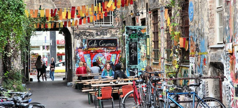 Personalized & Private East Berlin History Tour With A Local Expert