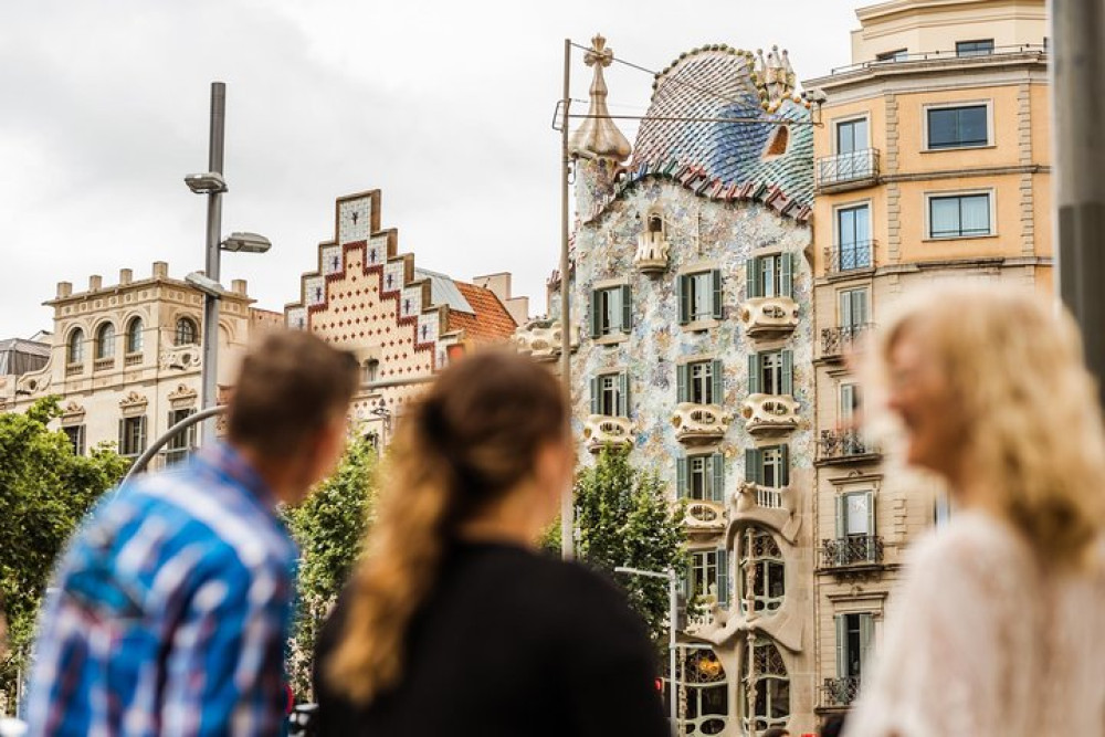 Custom Barcelona Private Tour With Locals: See The City Unscripted