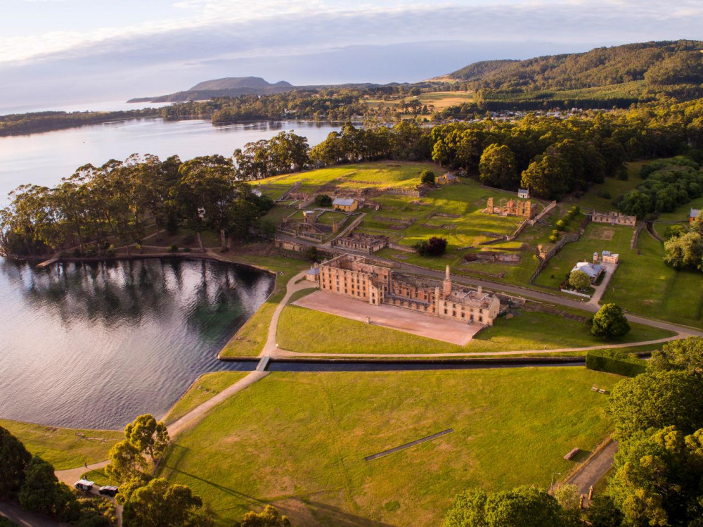 Tasman Safaris - Port Arthur, Harbour Cruise And Lunch Tour