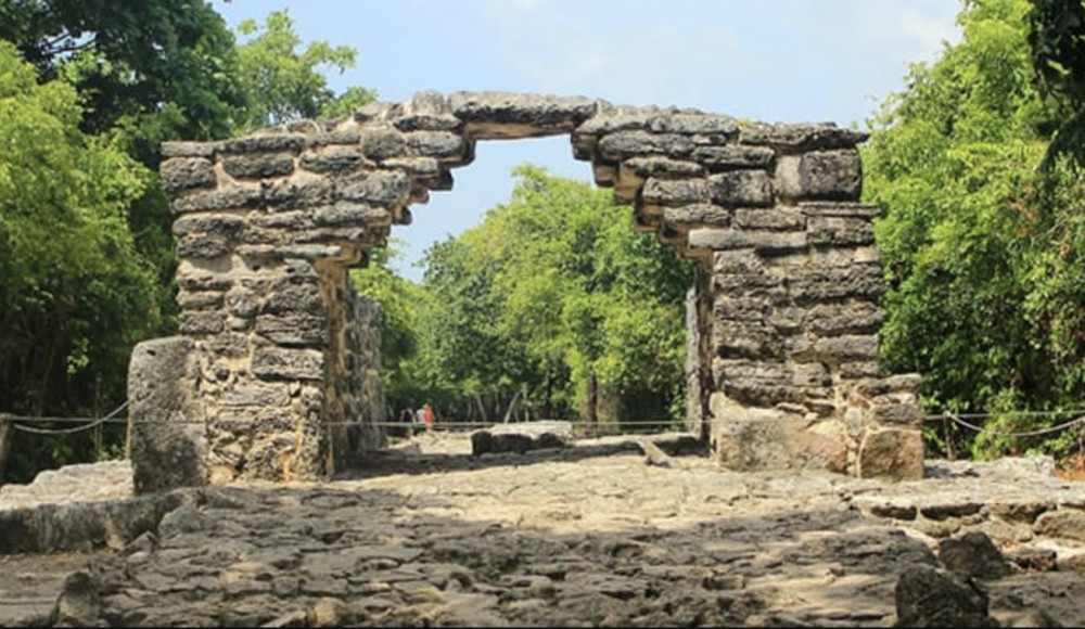 Cozumel Private Jeep Adventure with visit to San Gervasio ruins