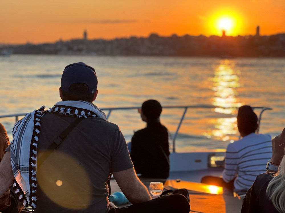 Istanbul Bosphorus Sunset Cruise On The Luxury Yacht