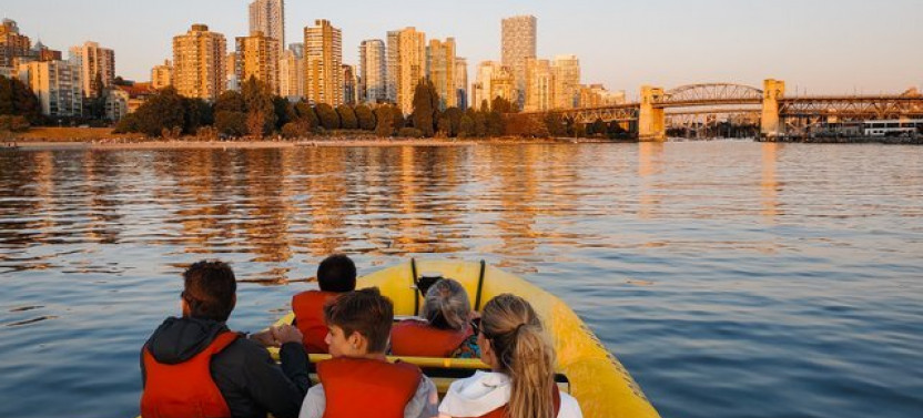 Sea Vancouver Waterfront Sightseeing - City And Nature - Zodiac
