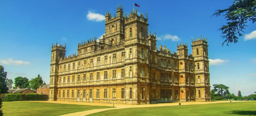 Private Tour to Stonehenge & Highclere Castle (Downton Abbey)