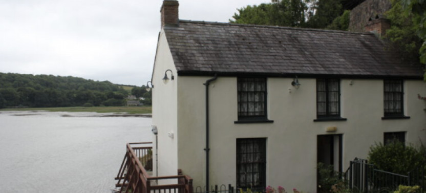 Dylan Thomas: Swansea, Laugharne, and Llareggub