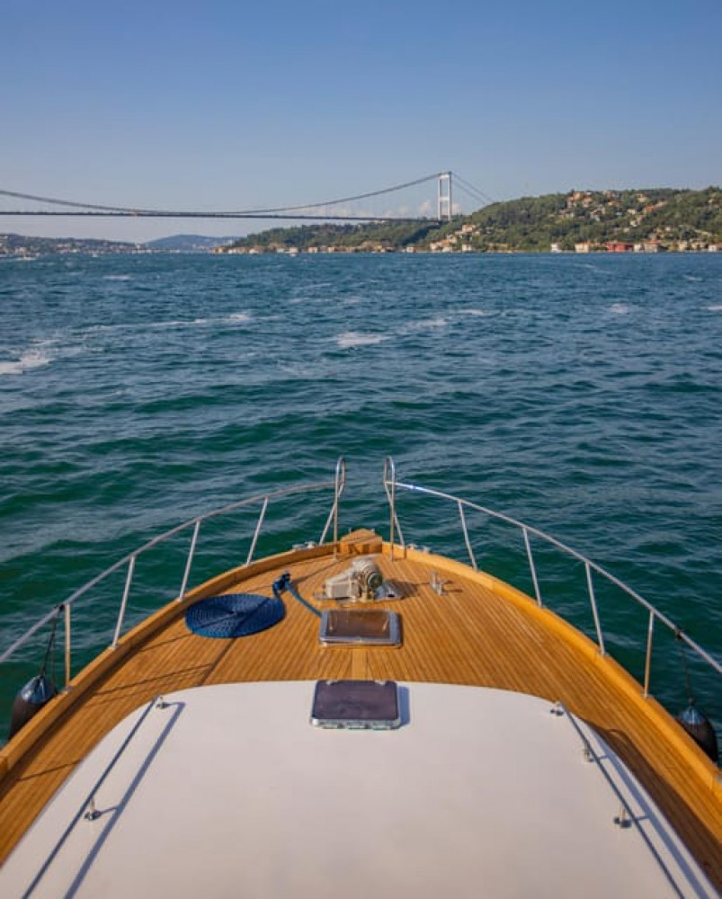 Private Bosphorus Tour on a Luxury Yacht