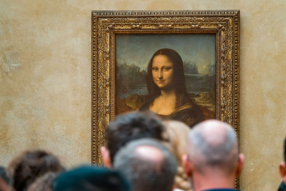 Small Group Expert-Led Louvre Tour with the Mona Lisa