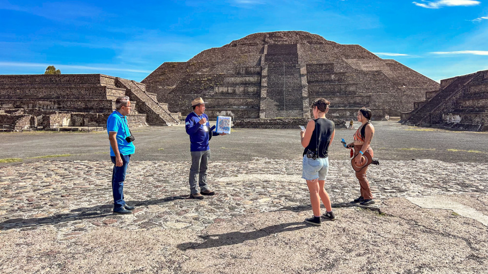 Teotihuacan Sunrise Experience: Early Access & Cultural Discovery