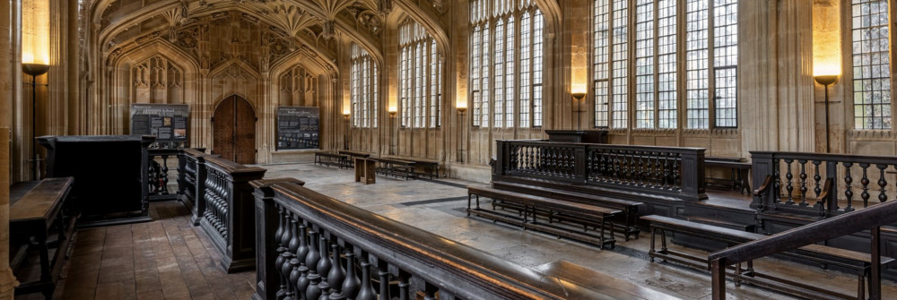 Oxford by Rail Day Tour from London with Harry Potter Highlights Tour