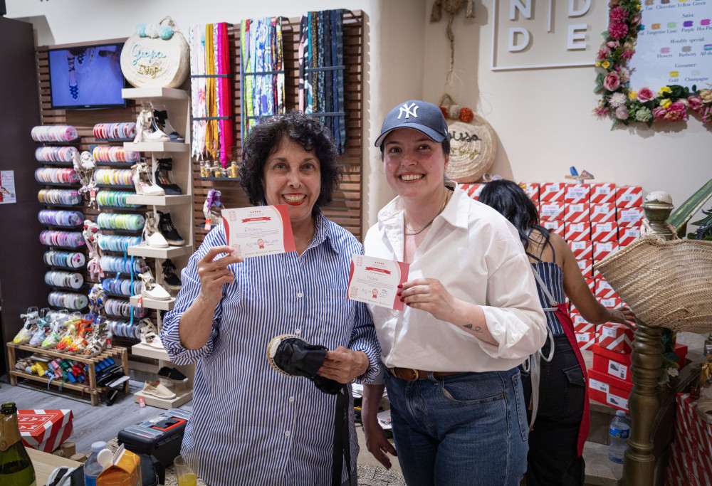 Make Traditional Espadrilles in Seville