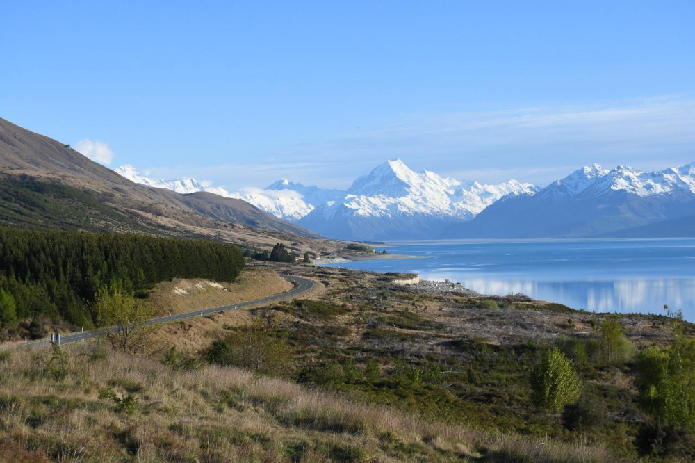 2 Day Queenstown - Christchurch Tour Via Mt Cook (Small Group)