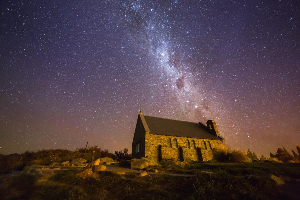 2 Day Christchurch to Mt Cook with Overnight at Lake Tekapo & Star Gazing