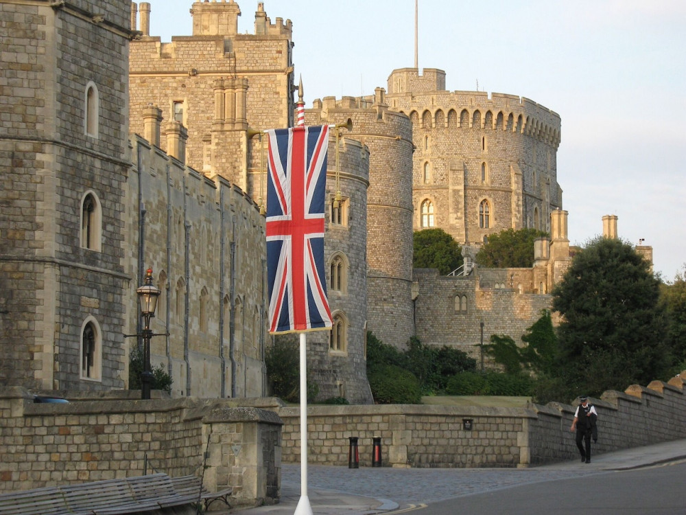 London & Heathrow To Southampton Via Windsor Castle