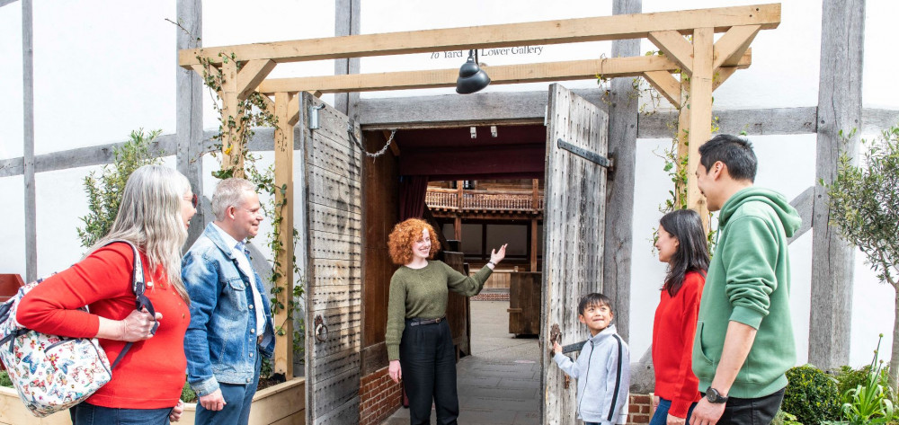 Shakespeare’s Globe Theatre Story & Guided Tour