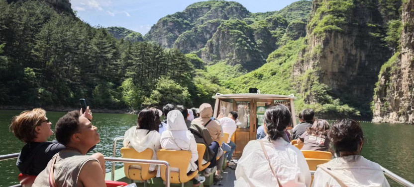 Private Day Tour to Longqing Gorge & Dingling at the Ming Tombs