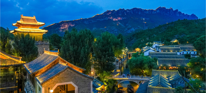 Private Beijing Layover Tour to Gubei Water Town & Simatai Great Wall