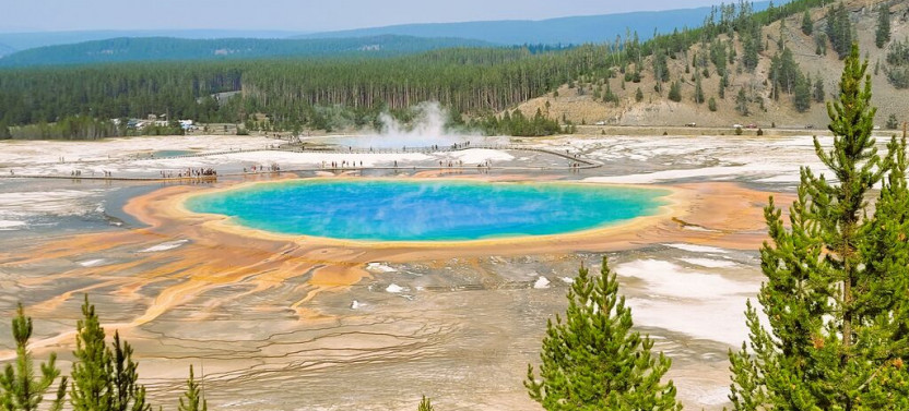 Full-Day Guided Yellowstone Day Tour