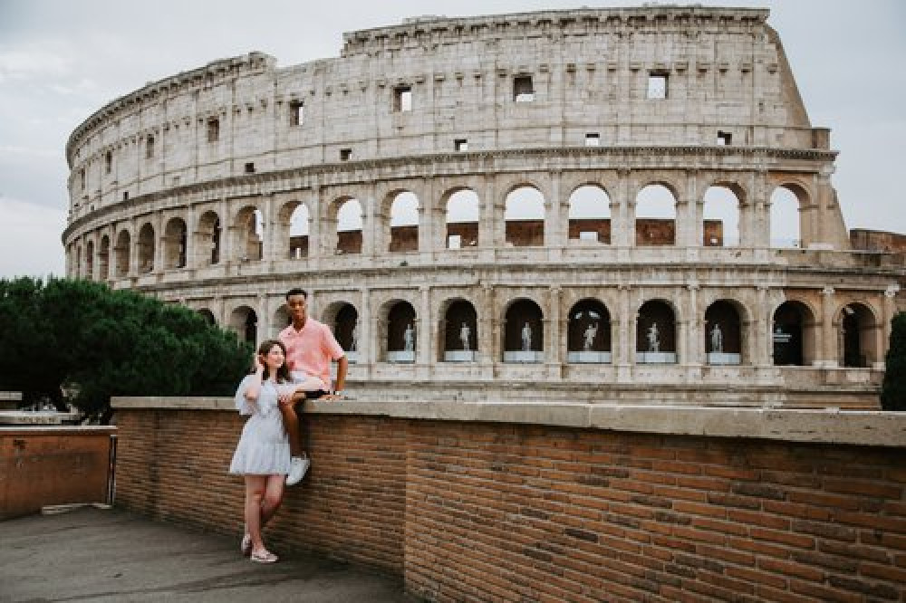 Private Photography Session with a Professional Photographer in Rome