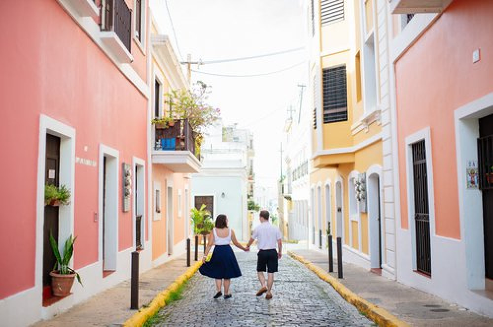 Private Photography Session with a Professional Photographer in San Juan