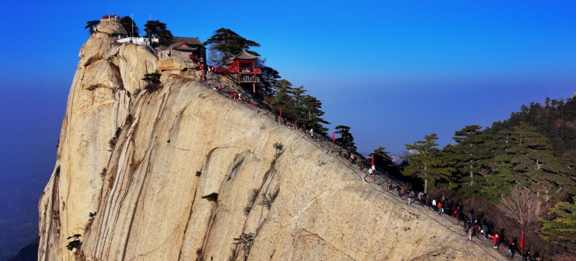 Full-Day Private Tour to Mt. Huashan with Round Trip Cable Car Ride