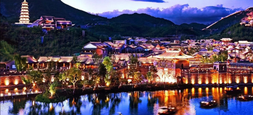 Jinshanling with Night View of Simatai & Gubei Water Town from Beijing