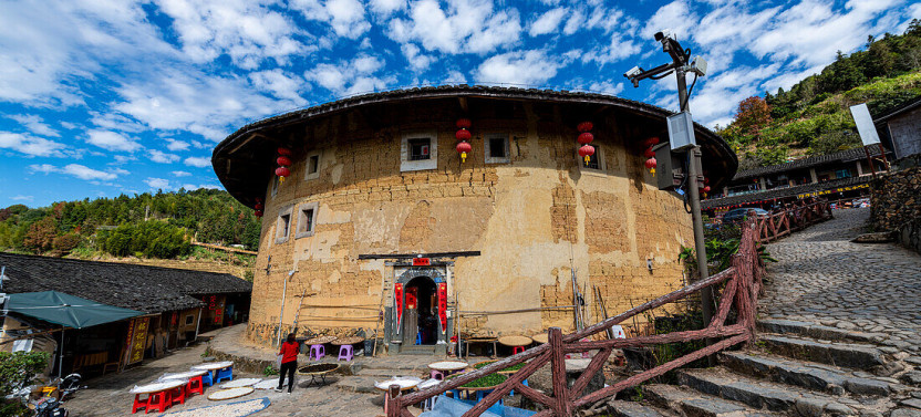 Xiamen: Tianluokeng Tulou Private Day Tour with Lunch