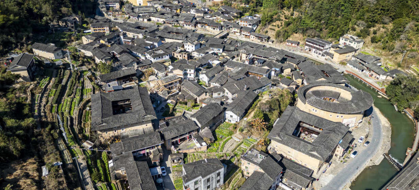 Xiamen: Tianluokeng Tulou Private Day Tour with Lunch
