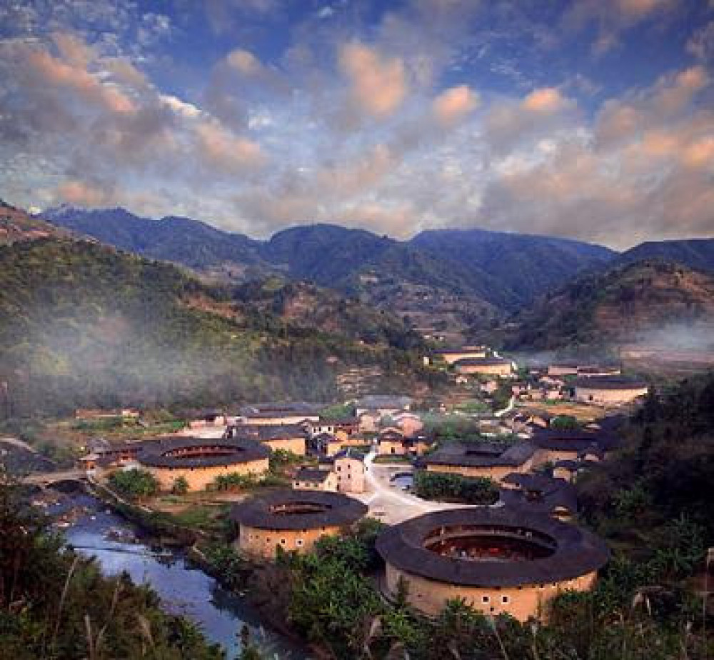 Xiamen: Tianluokeng Tulou Private Day Tour with Lunch