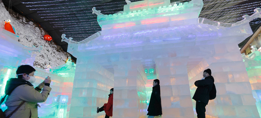 Beijing Afternoon tour to Ming Tombs & Longqing Gorge Ice Lantern Festival