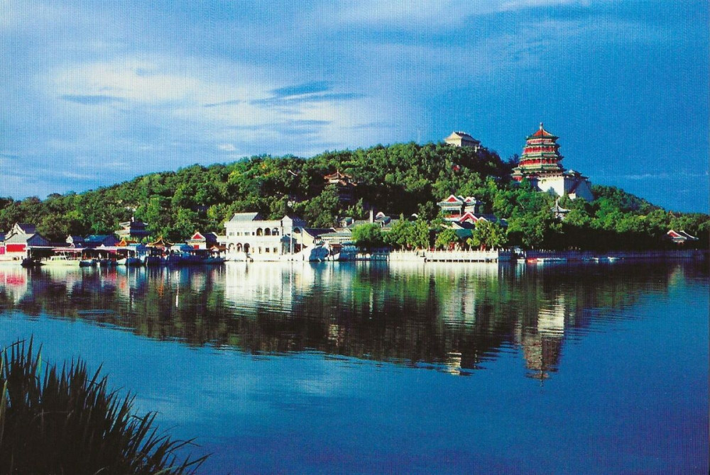 Beijing Private Tour to Summer Palace and Fragrant Hill with Cable Car Ride