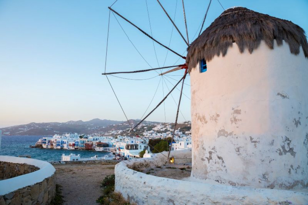 2-Day trip to Mykonos and Santorini