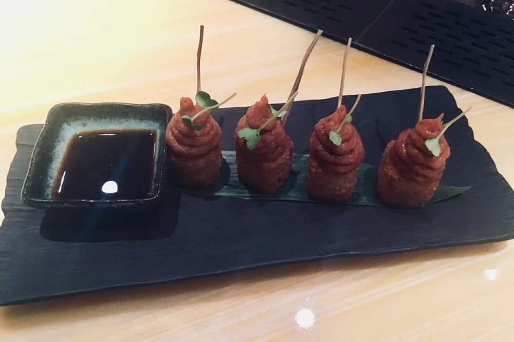 Premium Private Foodie Experience With Local All Tastings Included